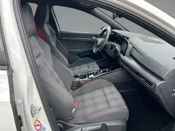 Golf GTI VIII 2.0 TSI GTI DSG+LED PLUS+NAVI+ACC