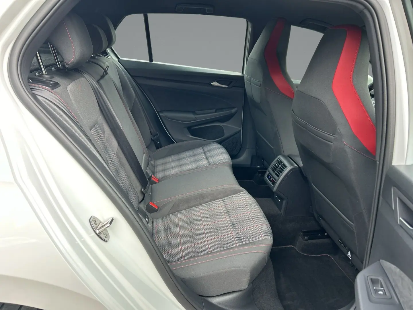 Golf GTI VIII 2.0 TSI GTI DSG+LED PLUS+NAVI+ACC