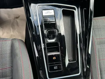Golf GTI VIII 2.0 TSI GTI DSG+LED PLUS+NAVI+ACC