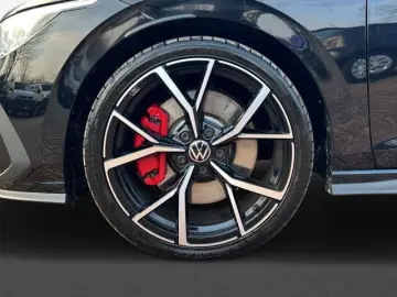 Golf VIII GTI 2.0 TSI DSG+LED+NAVI+KAMERA+H&K+AC
