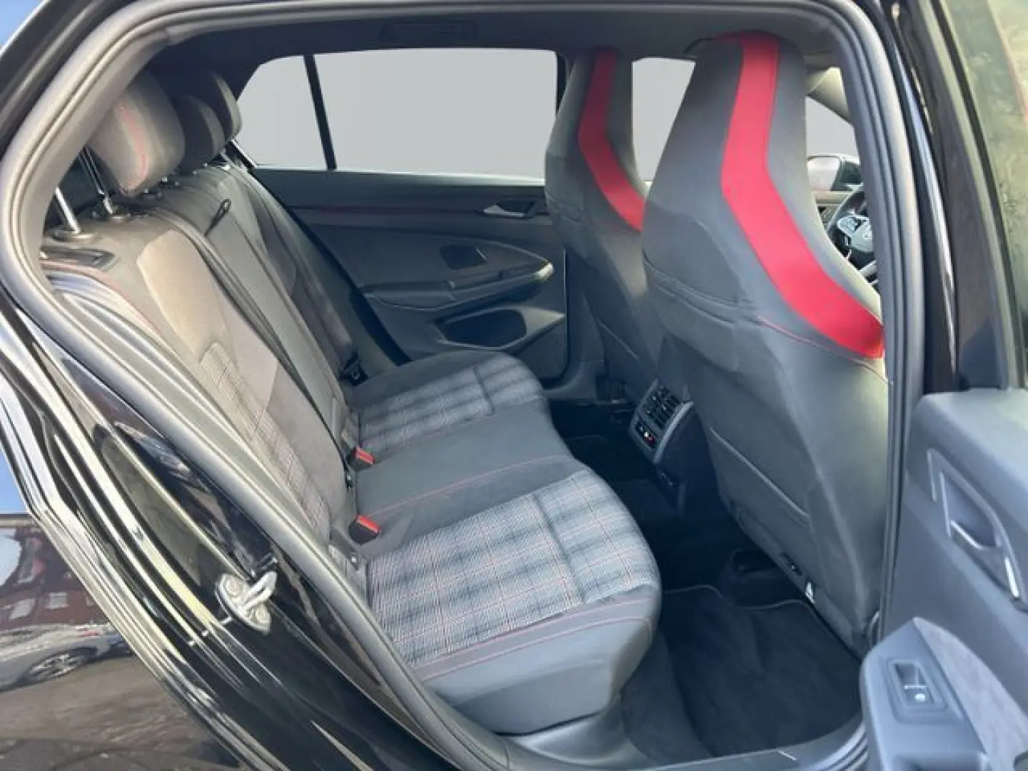 Golf VIII GTI 2.0 TSI DSG+LED+NAVI+KAMERA+H&K+AC