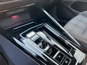 Golf VIII GTI 2.0 TSI DSG+LED+NAVI+KAMERA+H&K+AC