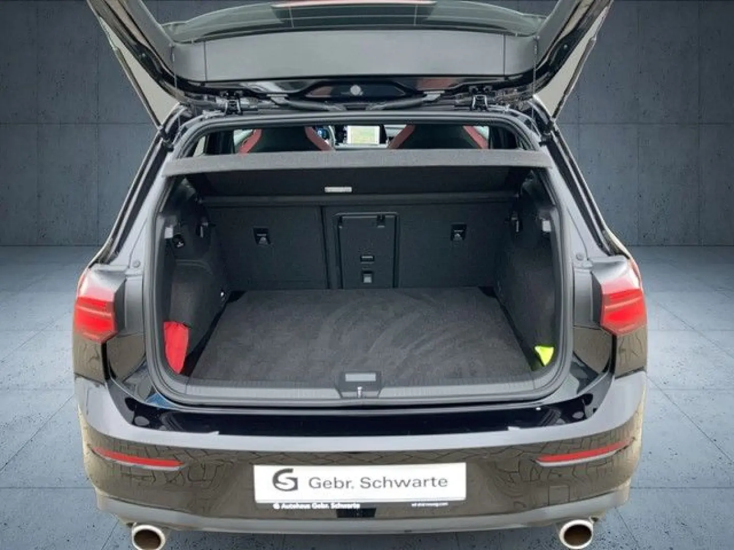 Golf VIII 2.0 TSI DSG GTI AHK LED LM19 NAVI PANO