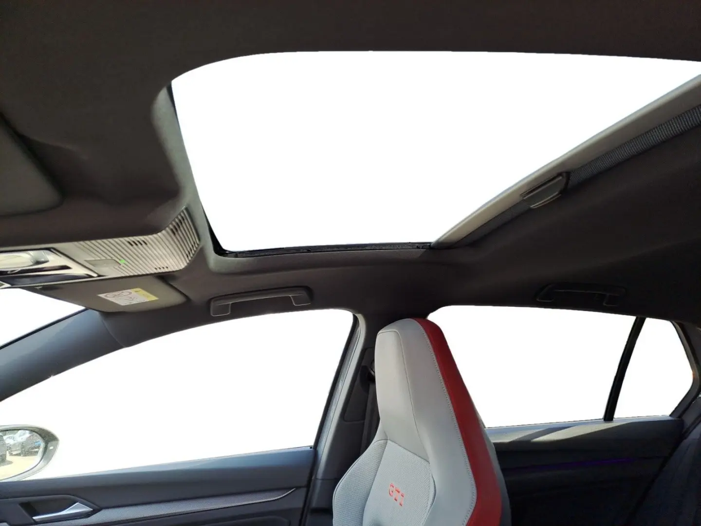Golf GTI DSG Leder HUD HarmanKardon AHK Pano DCC