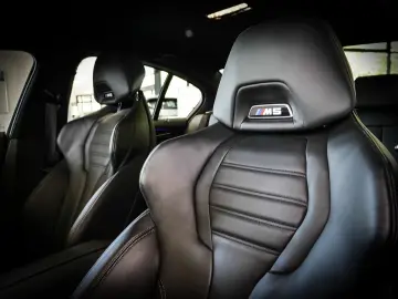 M5 Limousine M Driver's Package Aut Nav LED B&W 