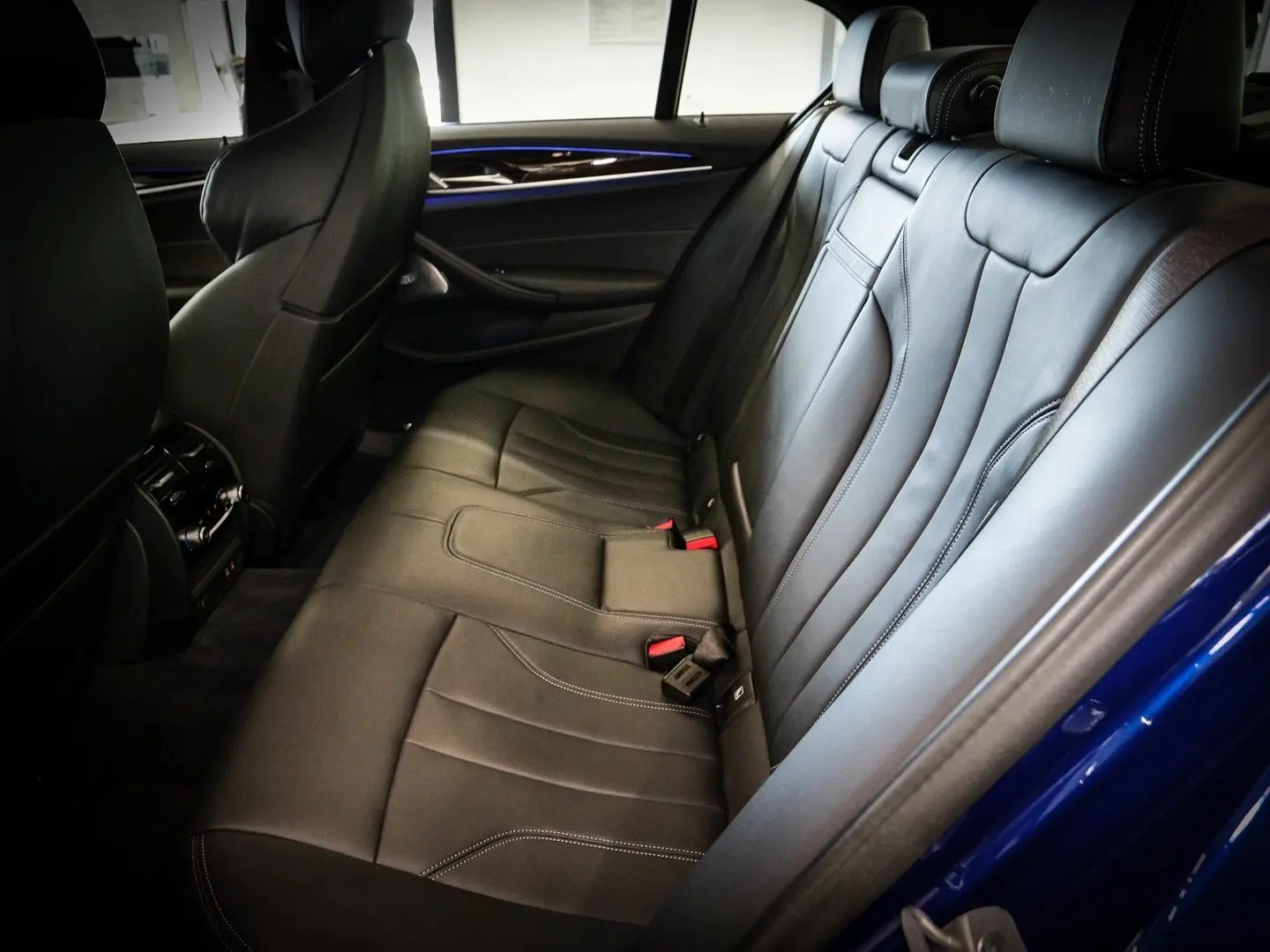 M5 Limousine M Driver's Package Aut Nav LED B&W 