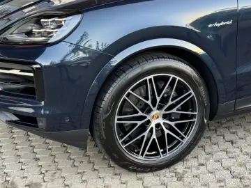 Porsche Cayenne Coupe E-Hybrid/2024/21