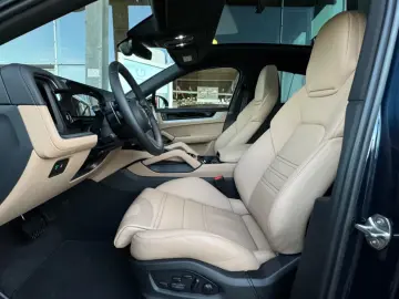 Porsche Cayenne Coupe E-Hybrid/2024/21