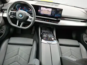 520d M Sportpaket Klimaaut. AHK Memory vorn