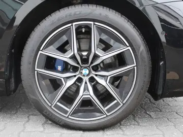 520d M Sportpaket AHK Pano STHZ Head-Up HK HiFi