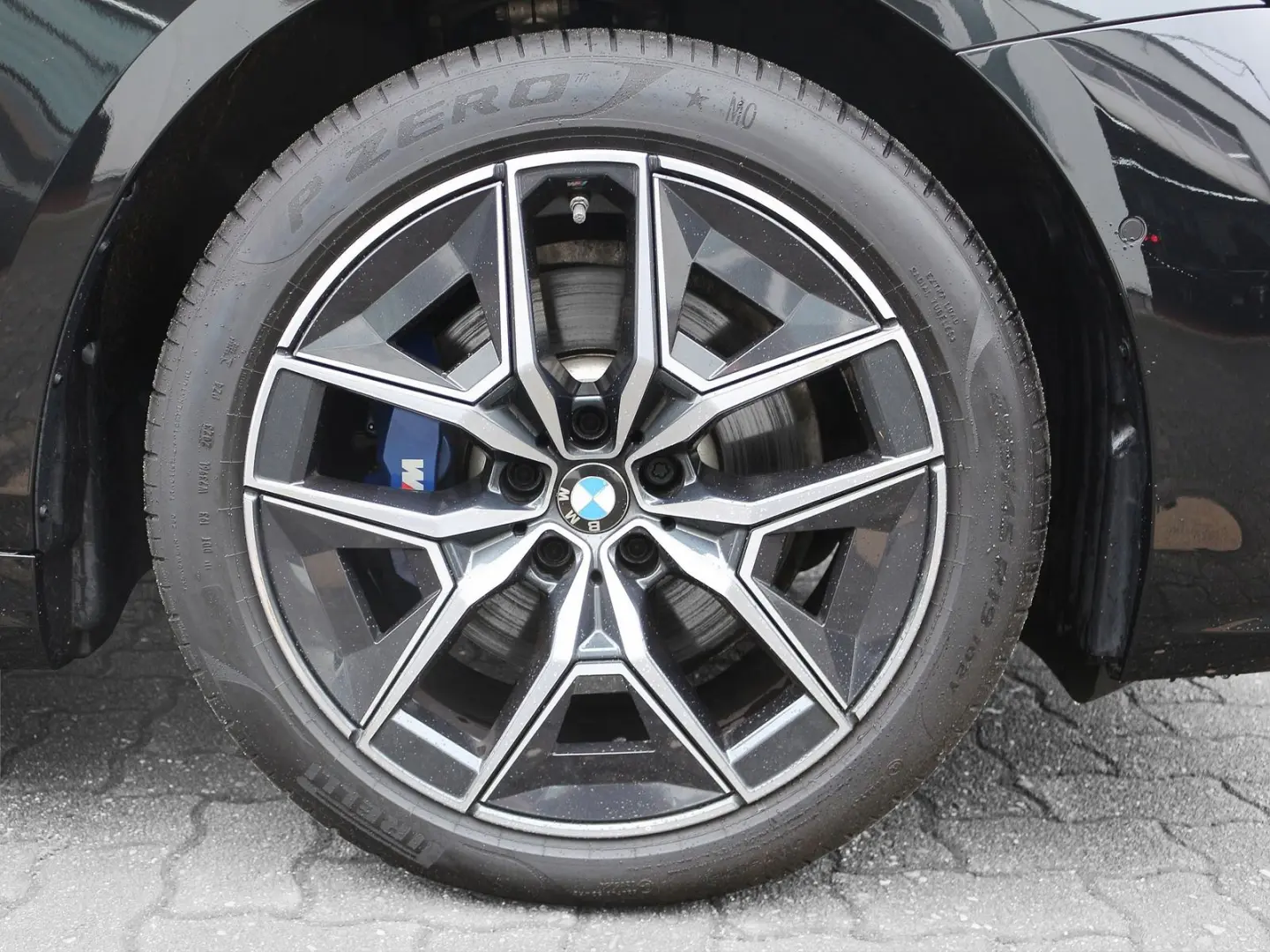 520d M Sportpaket AHK Pano STHZ Head-Up HK HiFi
