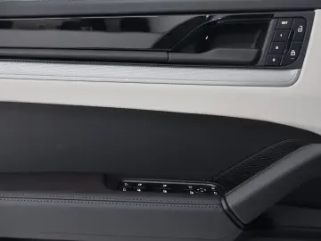 Porsche Cayenne Coupe *CHRONO*BOSE*PANO