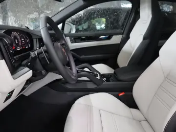 Porsche Cayenne Coupe *CHRONO*BOSE*PANO