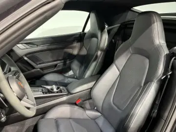 992 911 Carrera 4 GTS Cabrio BOSE Surround View