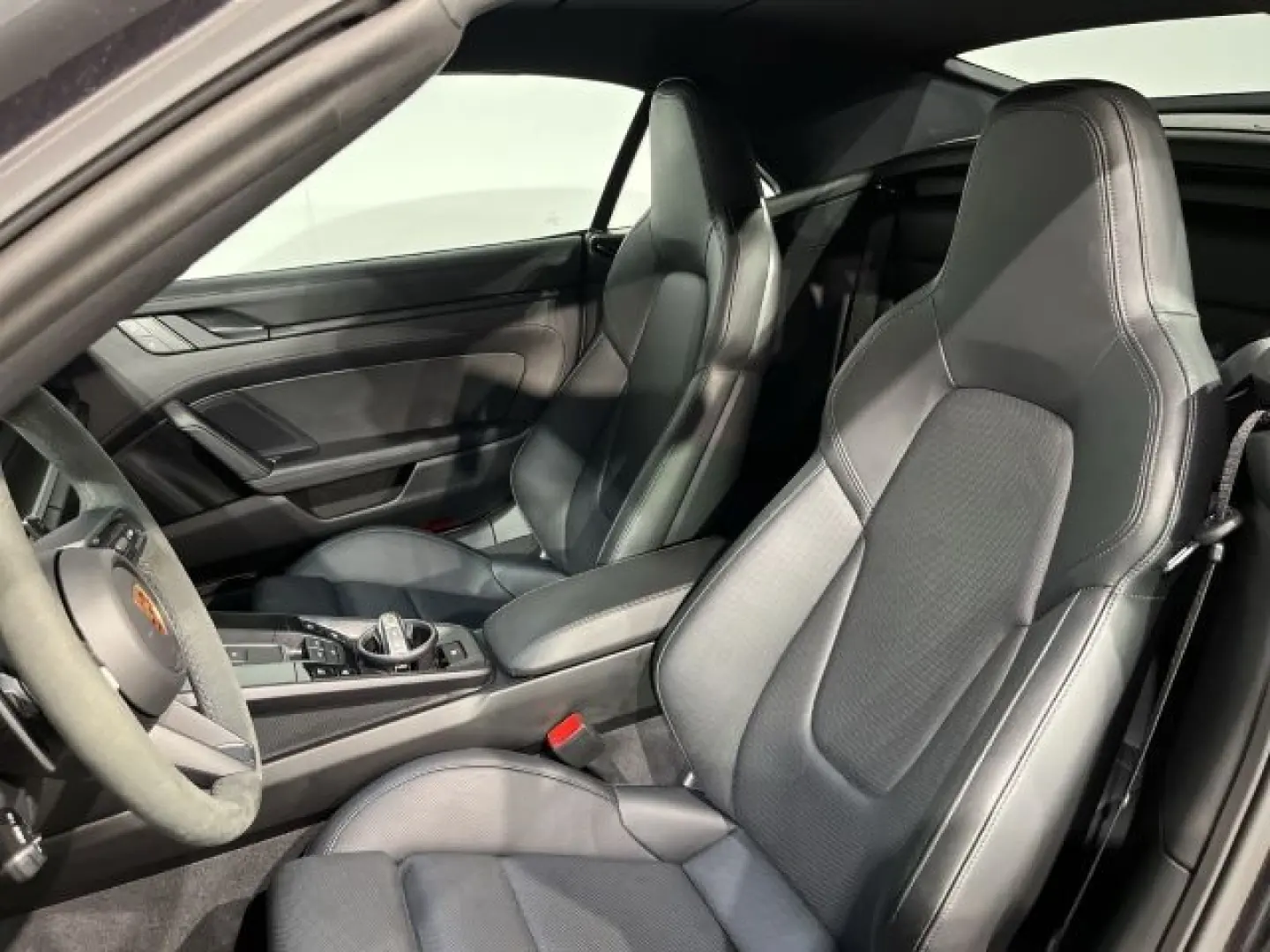 992 911 Carrera 4 GTS Cabrio BOSE Surround View