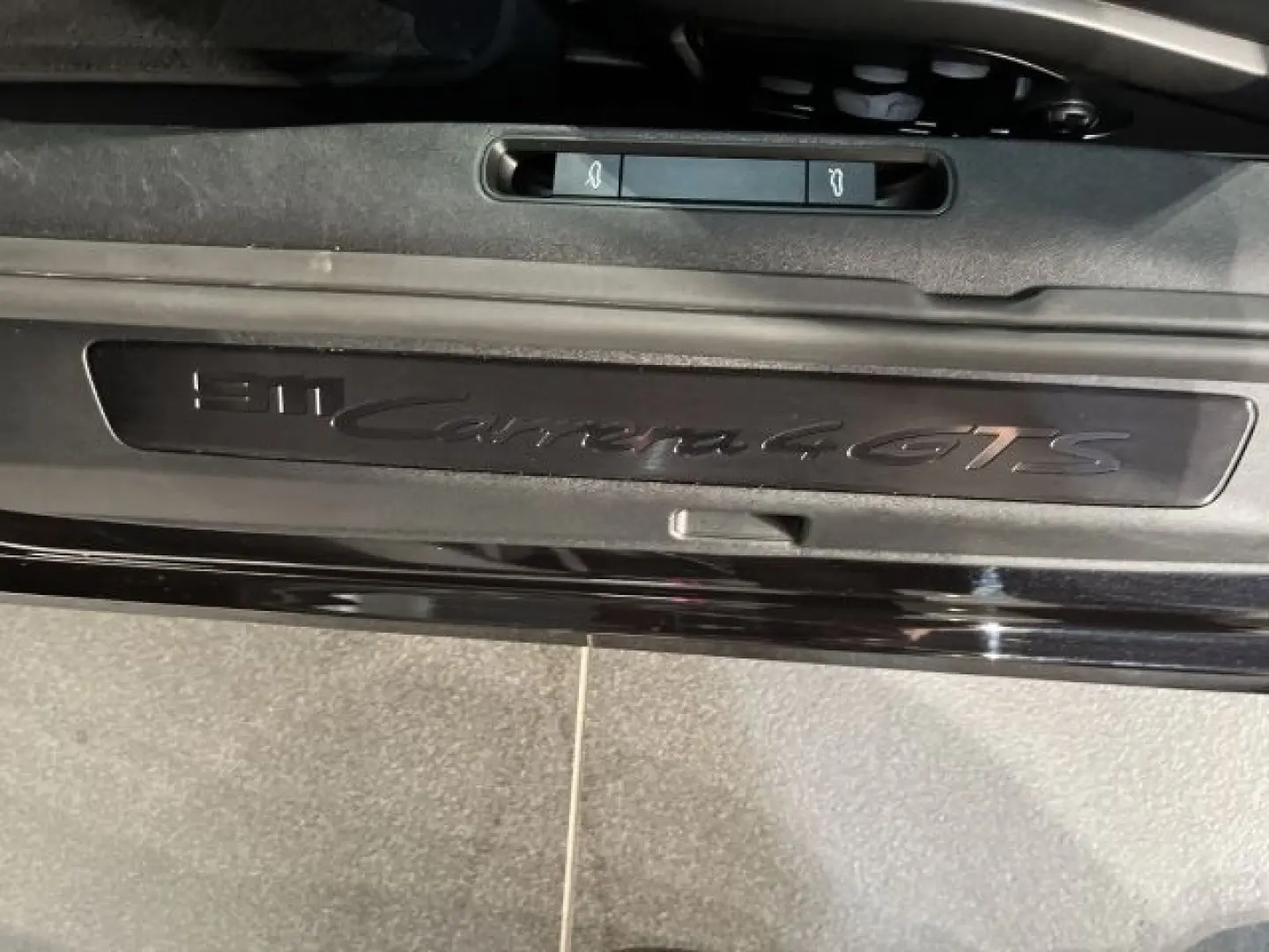992 911 Carrera 4 GTS Cabrio BOSE Surround View