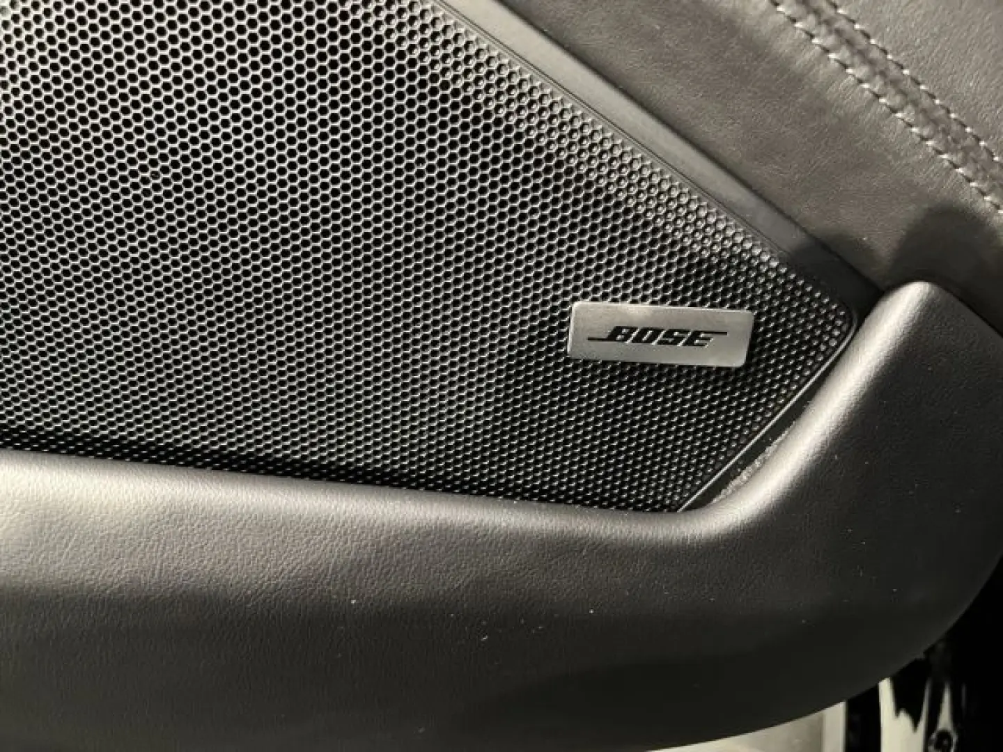 992 911 Carrera 4 GTS Cabrio BOSE Surround View