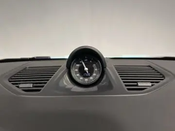 992 911 Carrera 4 GTS Cabrio BOSE Surround View
