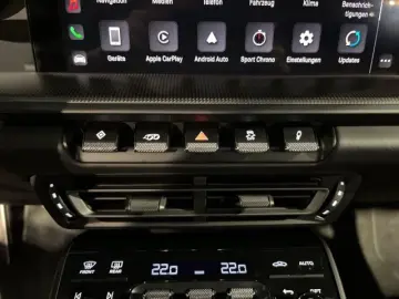 992 911 Carrera 4 GTS Cabrio BOSE Surround View