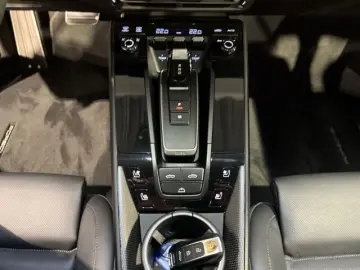 992 911 Carrera 4 GTS Cabrio BOSE Surround View