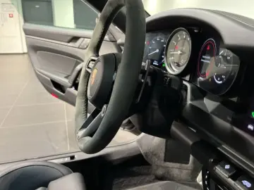 992 911 Carrera 4 GTS Cabrio BOSE Surround View