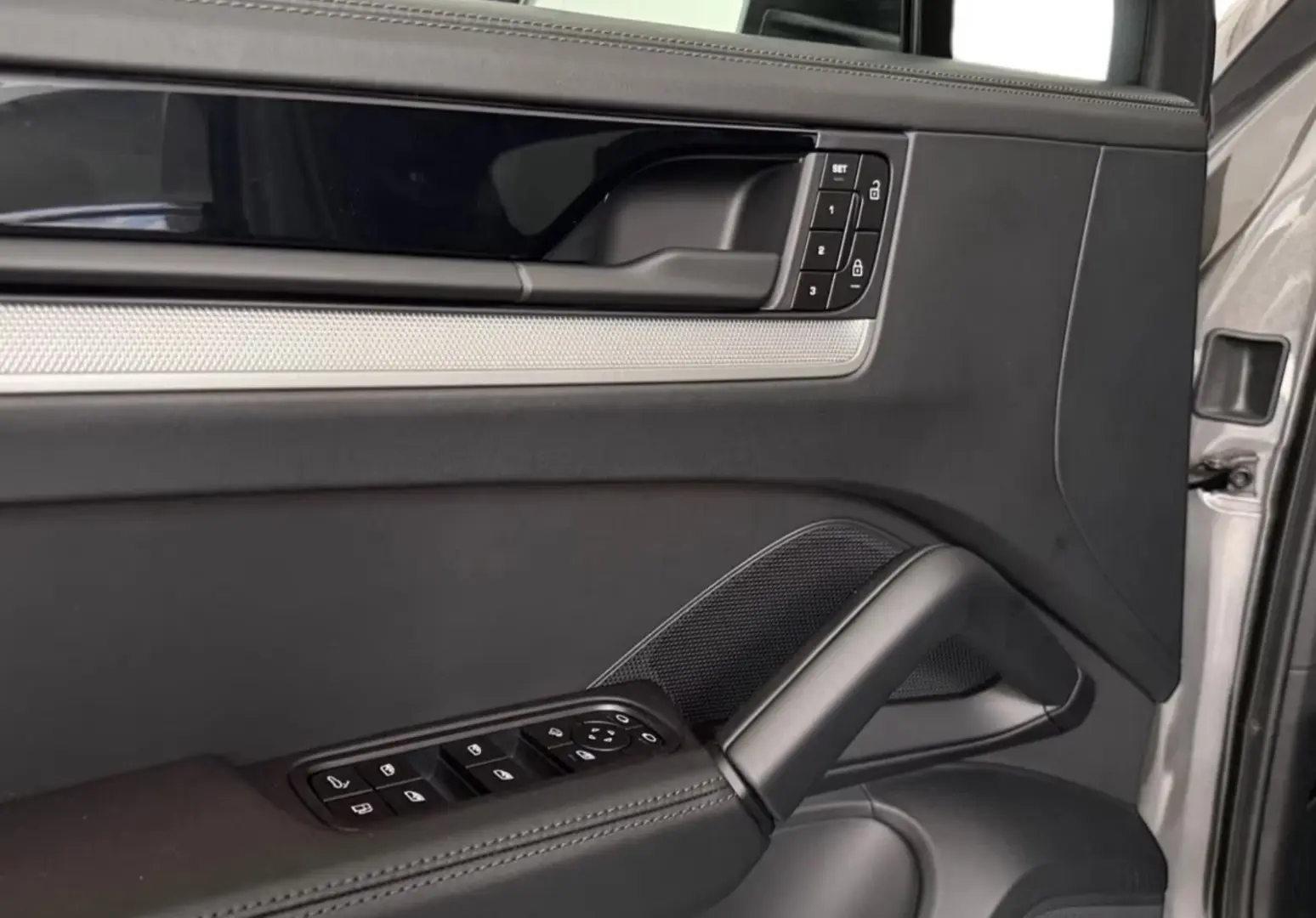 Porsche Cayenne Coupe E-Hybrid*Chrono-Paket*