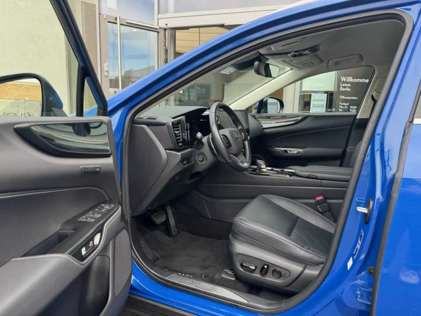 NX450h+ E-Four Executive Line * Interior & Techn