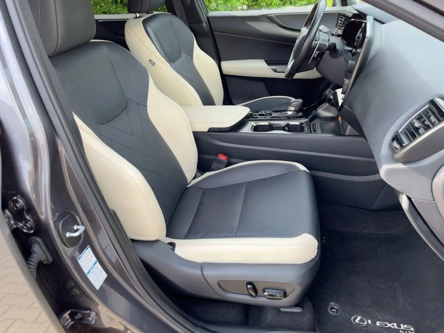 NX 450h+ Luxury Line HUD*Navi*4xSHZ*KAM*360