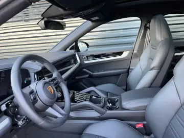 Porsche Cayenne Coupe E-Hybrid LUFT-BOSE-HEAD