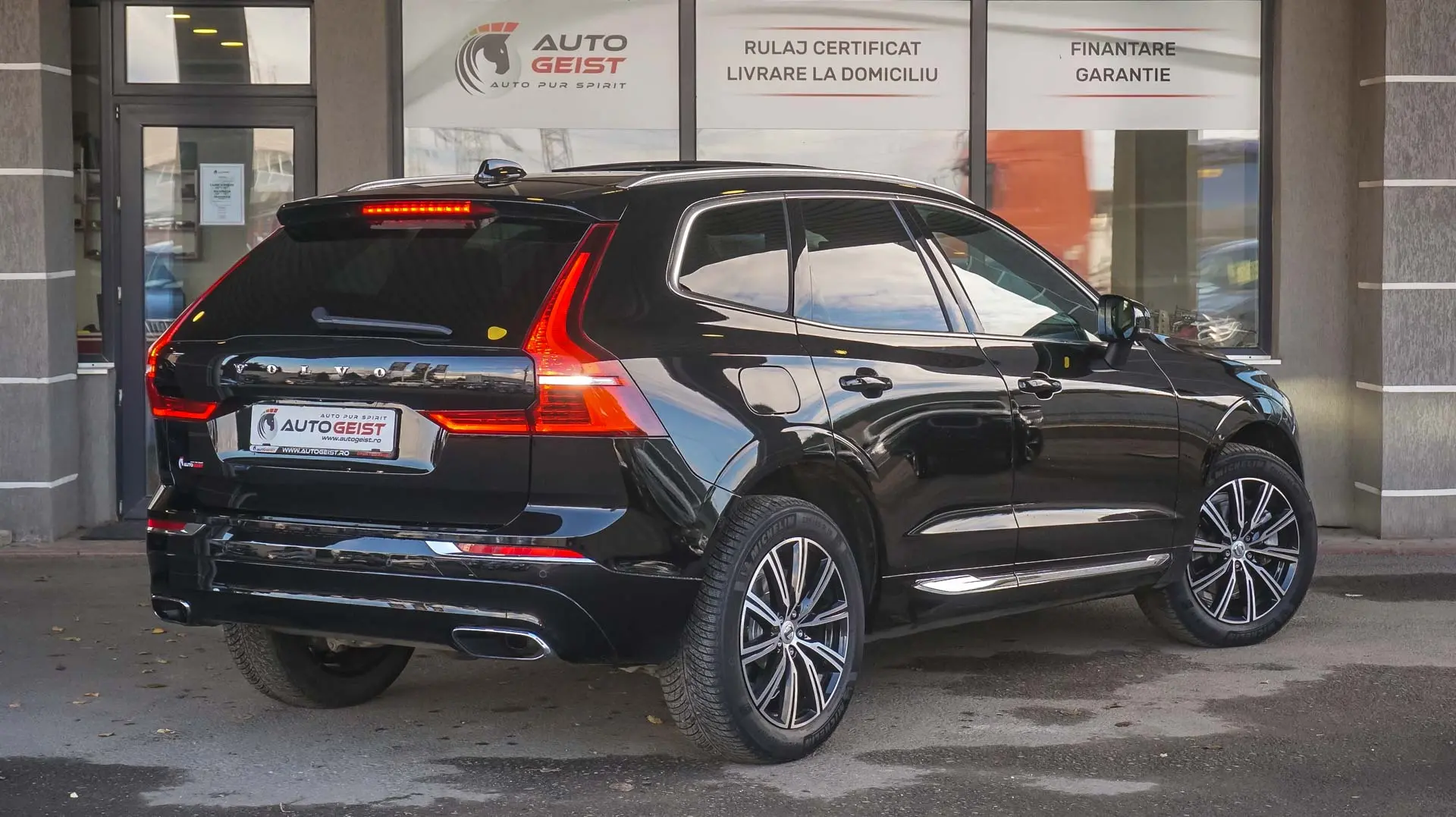VOLVO XC60 B4 INSCRIPTION