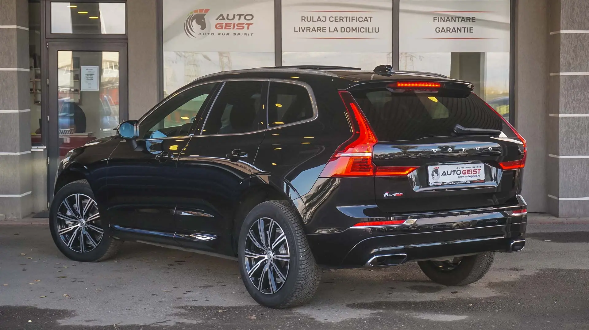VOLVO XC60 B4 INSCRIPTION