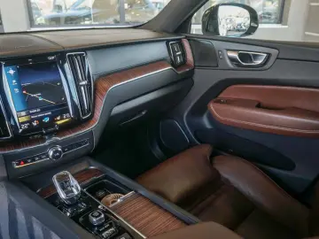 VOLVO XC60 B4 INSCRIPTION