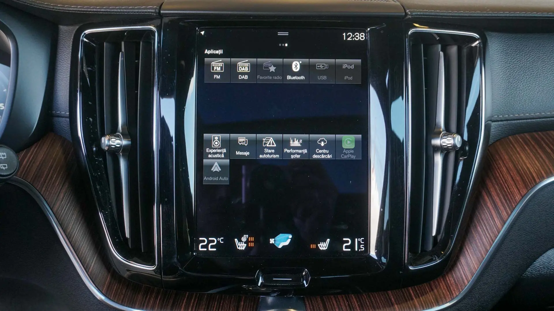 VOLVO XC60 B4 INSCRIPTION