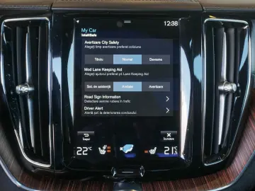 VOLVO XC60 B4 INSCRIPTION