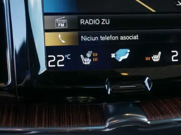 VOLVO XC60 B4 INSCRIPTION