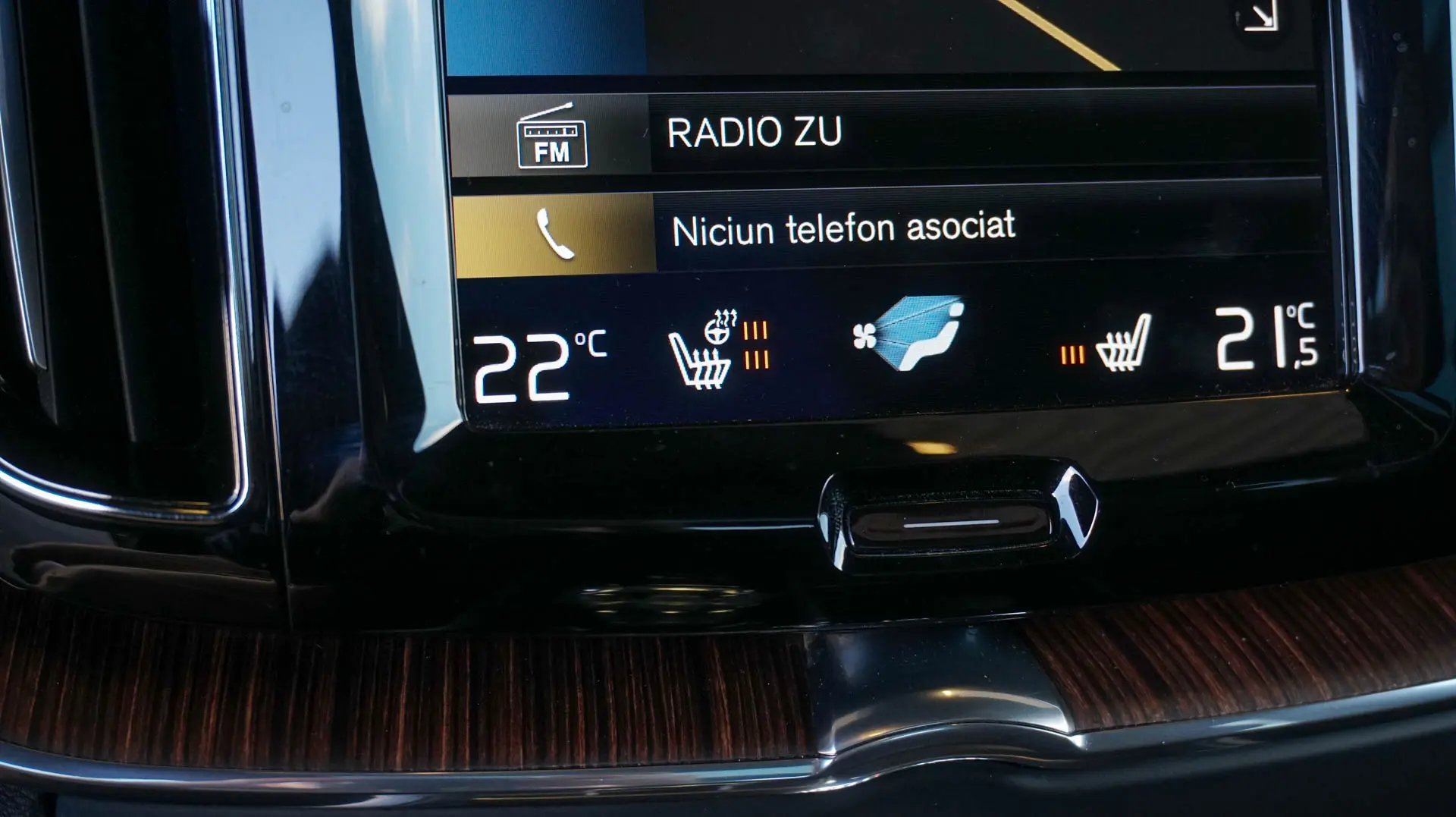 VOLVO XC60 B4 INSCRIPTION