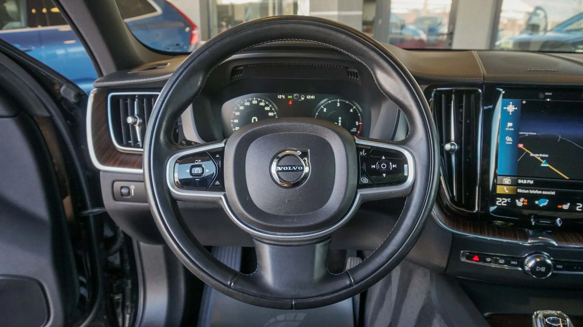 VOLVO XC60 B4 INSCRIPTION