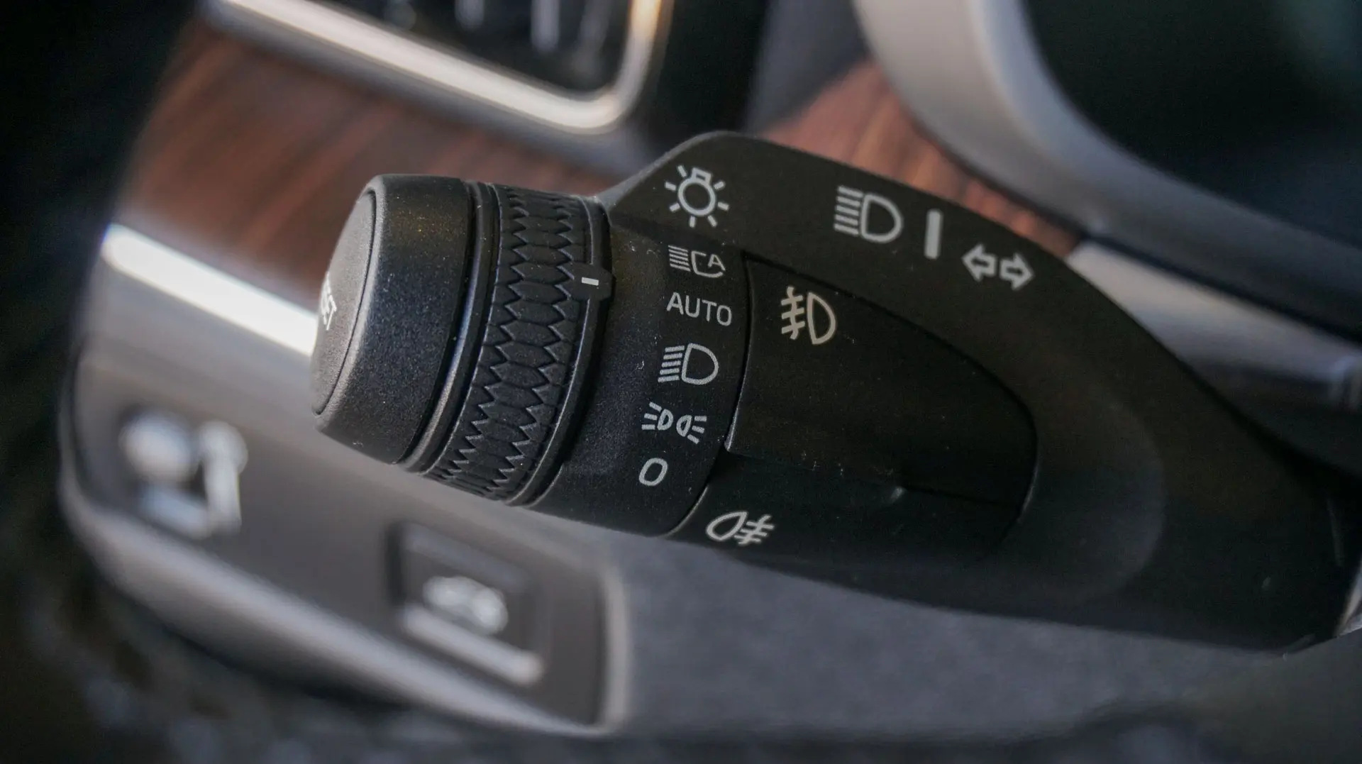 VOLVO XC60 B4 INSCRIPTION
