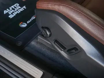 VOLVO XC60 B4 INSCRIPTION