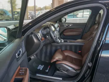 VOLVO XC60 B4 INSCRIPTION