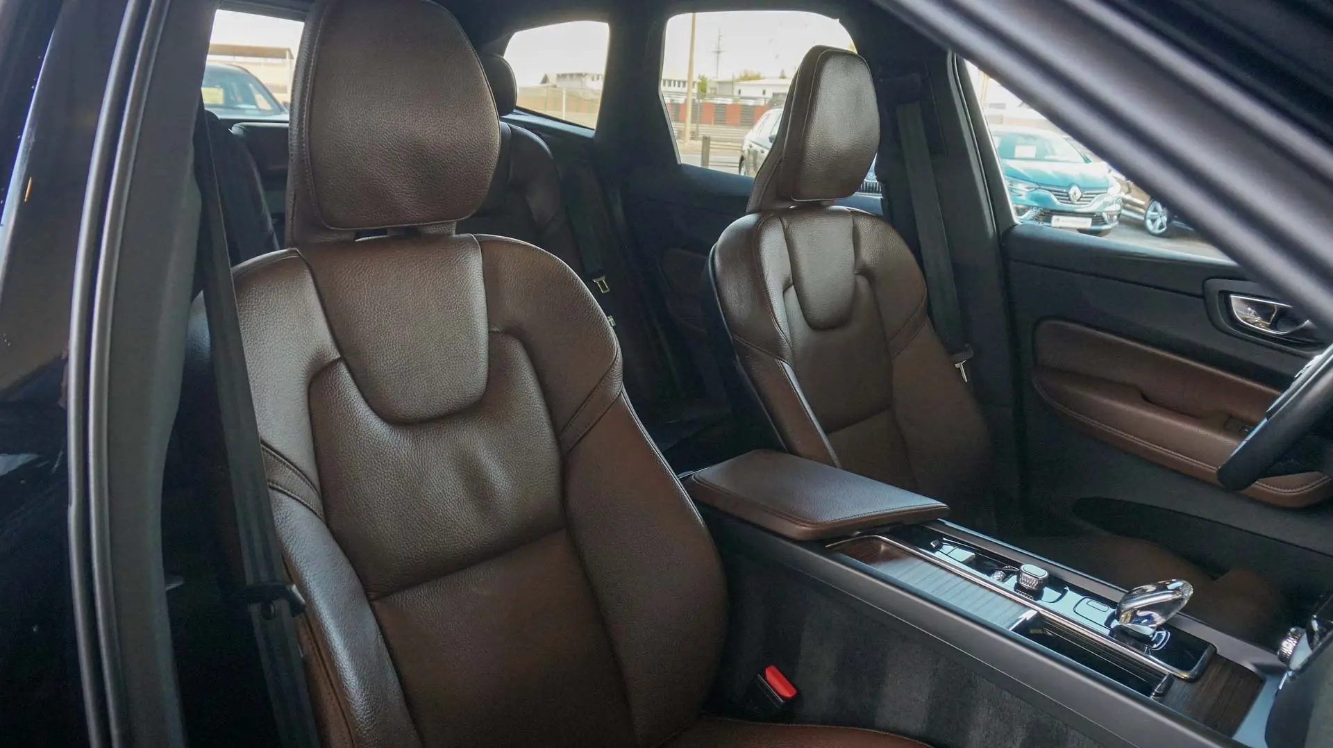 VOLVO XC60 B4 INSCRIPTION