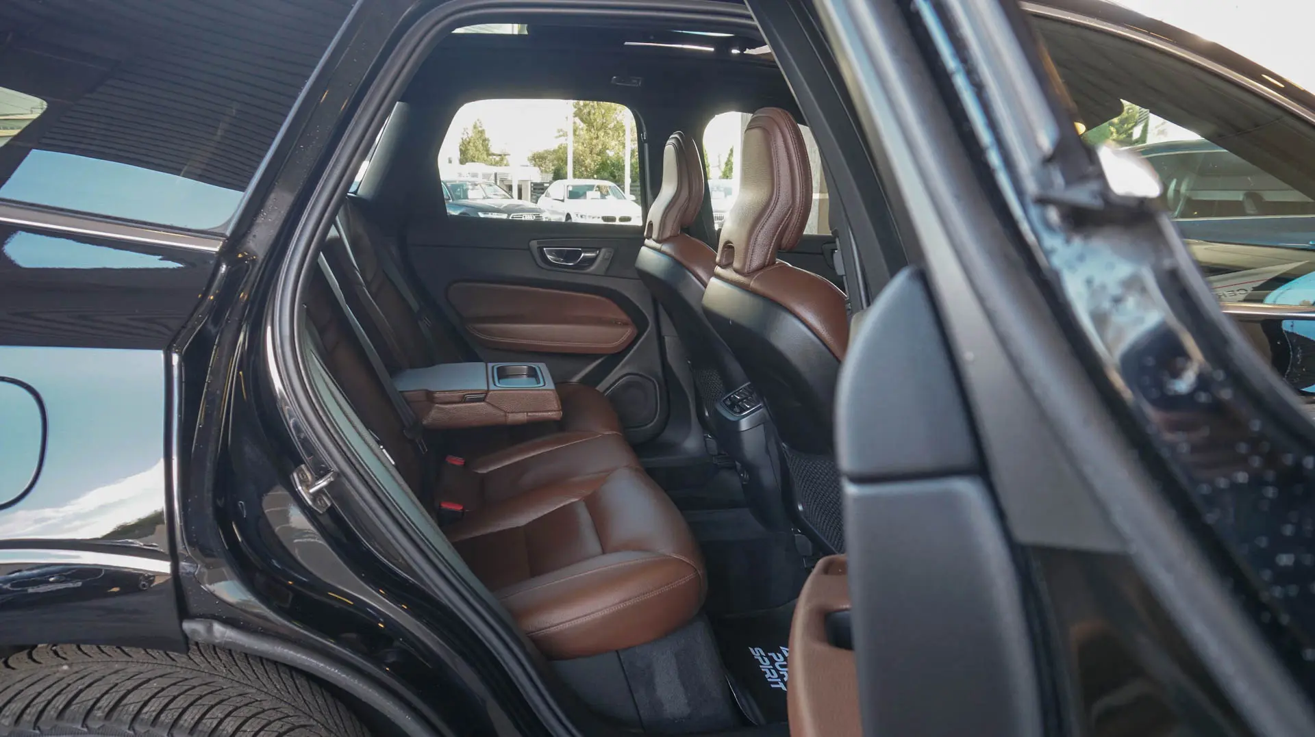 VOLVO XC60 B4 INSCRIPTION