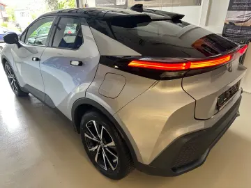 C-HR Hybrid FWD Team Deutschland