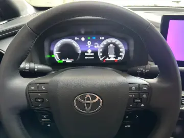C-HR Hybrid FWD Team Deutschland