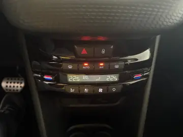 PEUGEOT 2008 GT Line 1.2 Turbo Automat