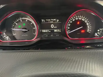 PEUGEOT 2008 GT Line 1.2 Turbo Automat
