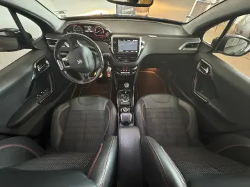 PEUGEOT 2008 GT Line 1.2 Turbo Automat