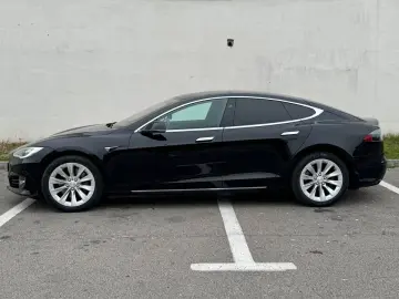 TESLA Model S 75d