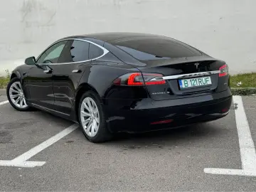 TESLA Model S 75d