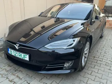 TESLA Model S 75d